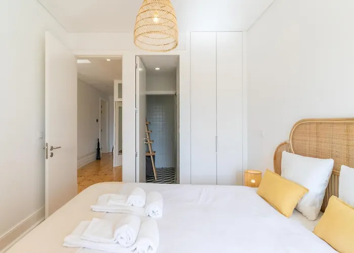 Gorgeous Flat W. Balcony In Iconic Pedestrian St