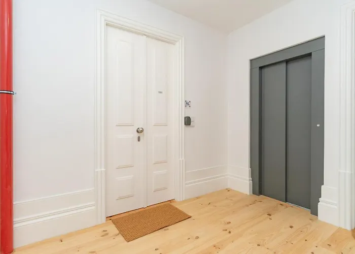 Gorgeous Flat W. Balcony In Iconic Pedestrian St