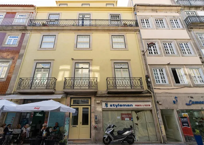 Gorgeous Flat W. Balcony In Iconic Pedestrian St * 포르투