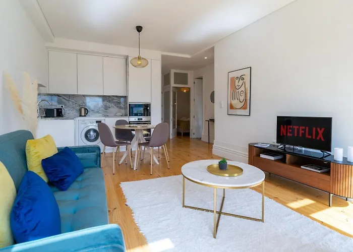 Gorgeous Flat W. Balcony In Iconic Pedestrian St