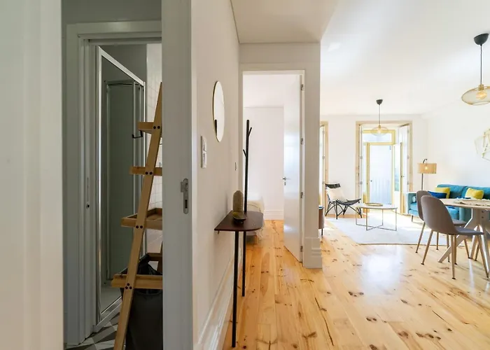 Gorgeous Flat W. Balcony In Iconic Pedestrian St * 포르투