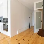 Gorgeous Flat W. Balcony In Iconic Pedestrian St Apartman Porto