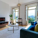Gorgeous Flat W. Balcony In Iconic Pedestrian St Διαμέρισμα *