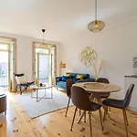 Apartman Gorgeous Flat W. Balcony In Iconic Pedestrian St Porto