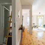 Gorgeous Flat W. Balcony In Iconic Pedestrian St * Πόρτο