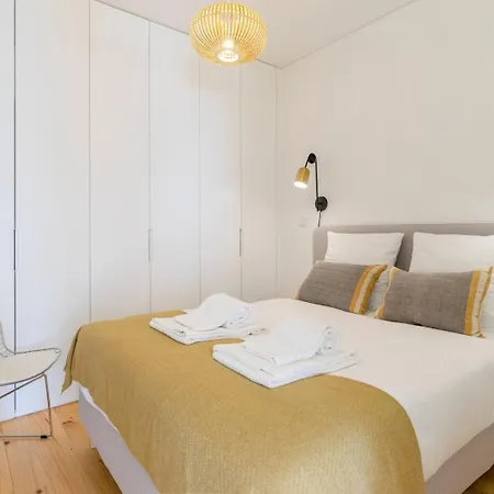 Gorgeous Flat W. Balcony In Iconic Pedestrian St Apartament *