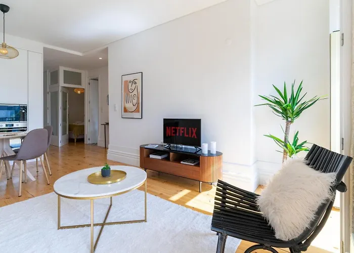 Gorgeous Flat W. Balcony In Iconic Pedestrian St Lejlighed