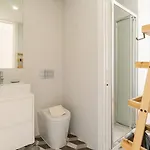 Gorgeous Flat W. Balcony In Iconic Pedestrian St