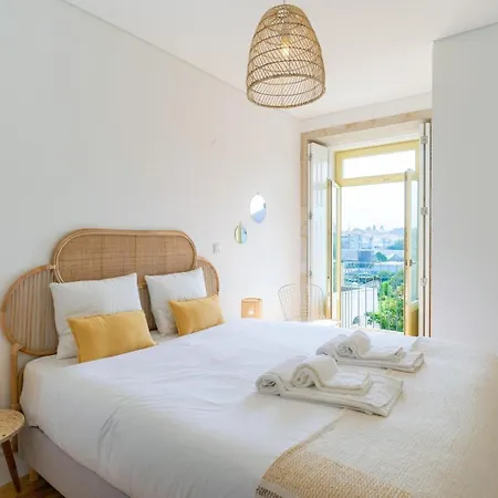 Apartment Gorgeous Flat W. Balcony In Iconic Pedestrian St Porto
